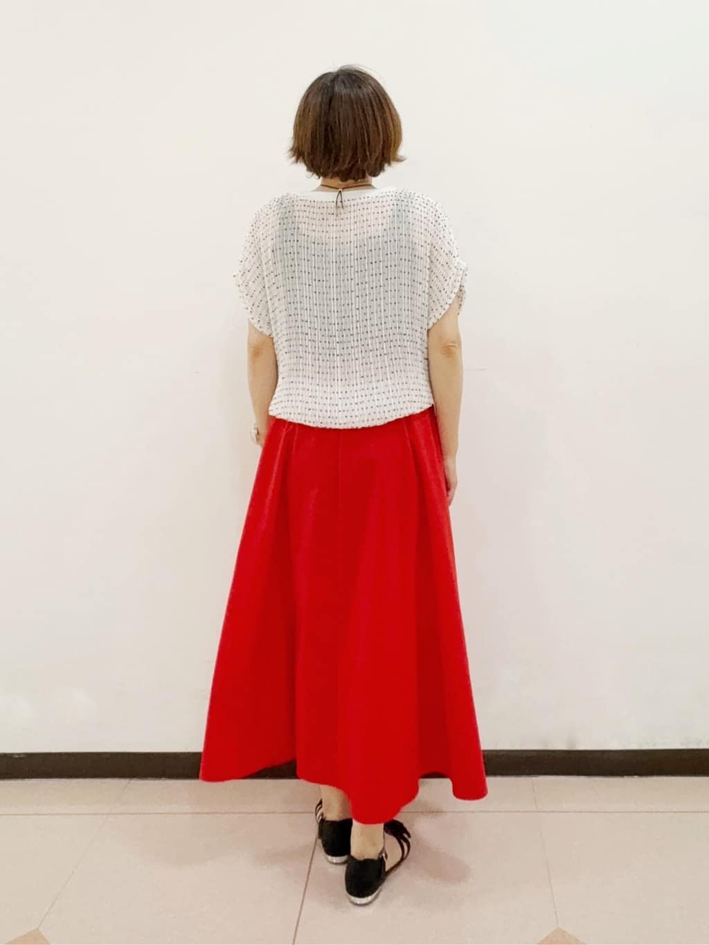 SAOさんの「INDIVI｜◆【洗える／ドット柄／凹凸素材】プリーツデザインブラウス」を使ったコーディネート