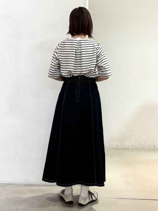 fujiさんの「THE SHOP TK｜シーズンレスで使える デニムタックスカート/洗える」を使ったコーディネート