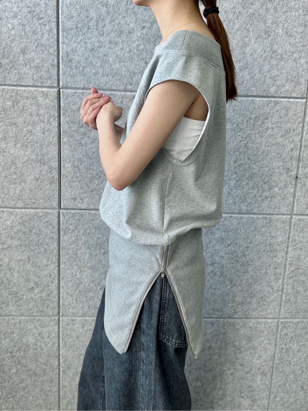 harunaさんの「CODE A｜off－shoulder sleeveless tops」を使ったコーディネート