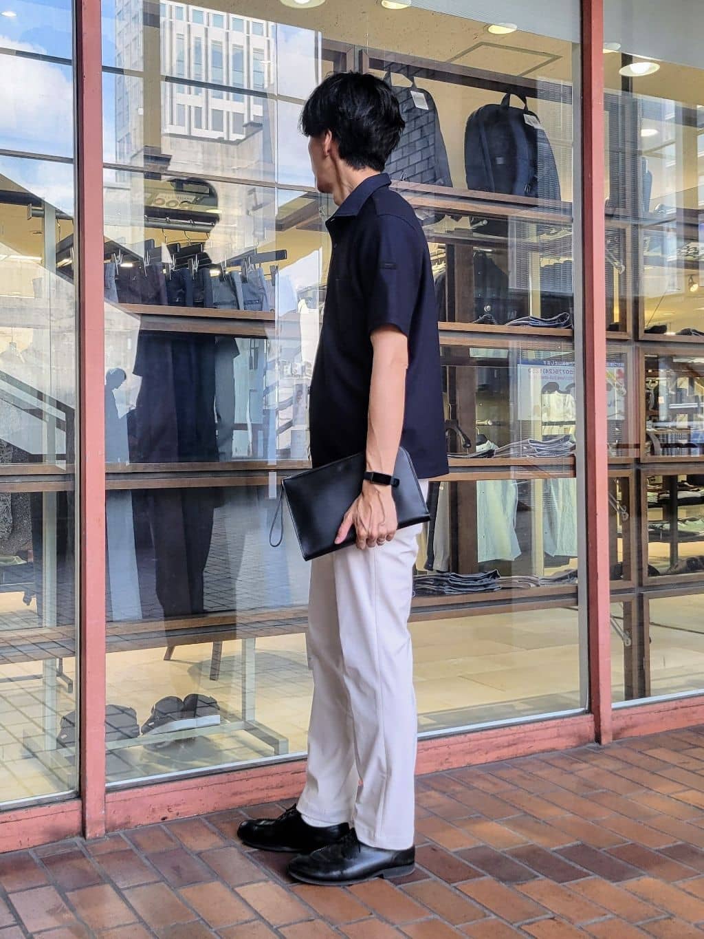 piroyaさんの「TAKEO KIKUCHI｜【ベーシック】レザー クラッチバッグ」を使ったコーディネート