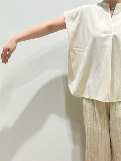 chiakiさんの「OPAQUE.CLIP｜◆スキッパーフレンチスリーブトップス【UV／吸水速乾／洗濯機洗い可】」を使ったコーディネート