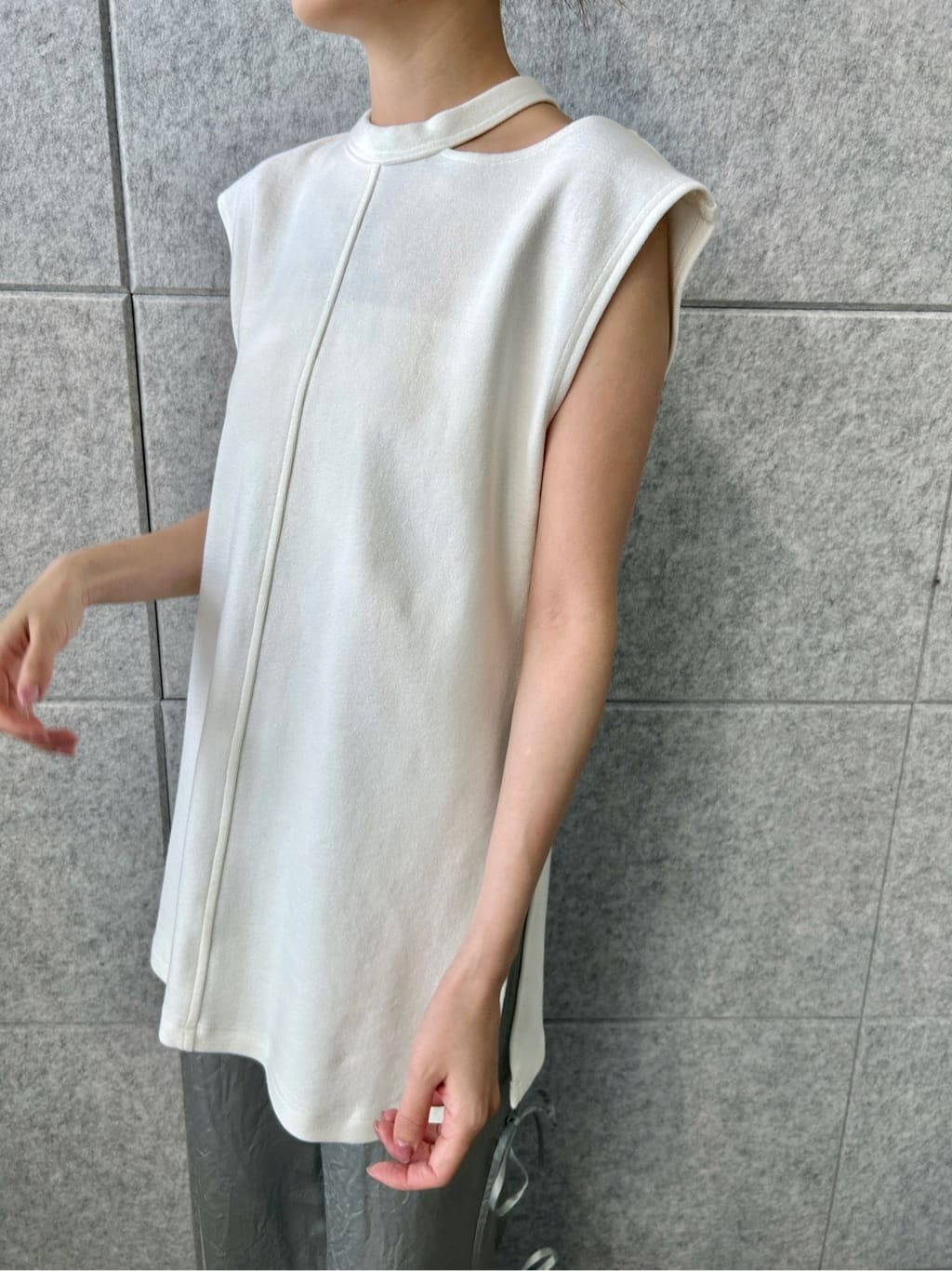 harunaさんの「CODE A｜pile cutout tee」を使ったコーディネート