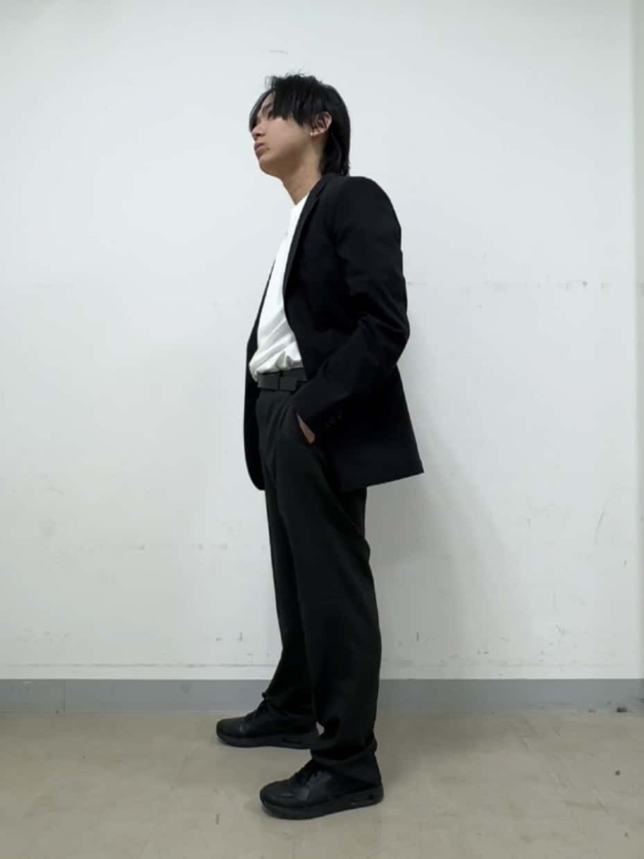 溝端佑太朗さんの「TAKEO KIKUCHI｜【抗菌防臭／5サイズ展開】ハイゲージポンチ Tシャツ」を使ったコーディネート