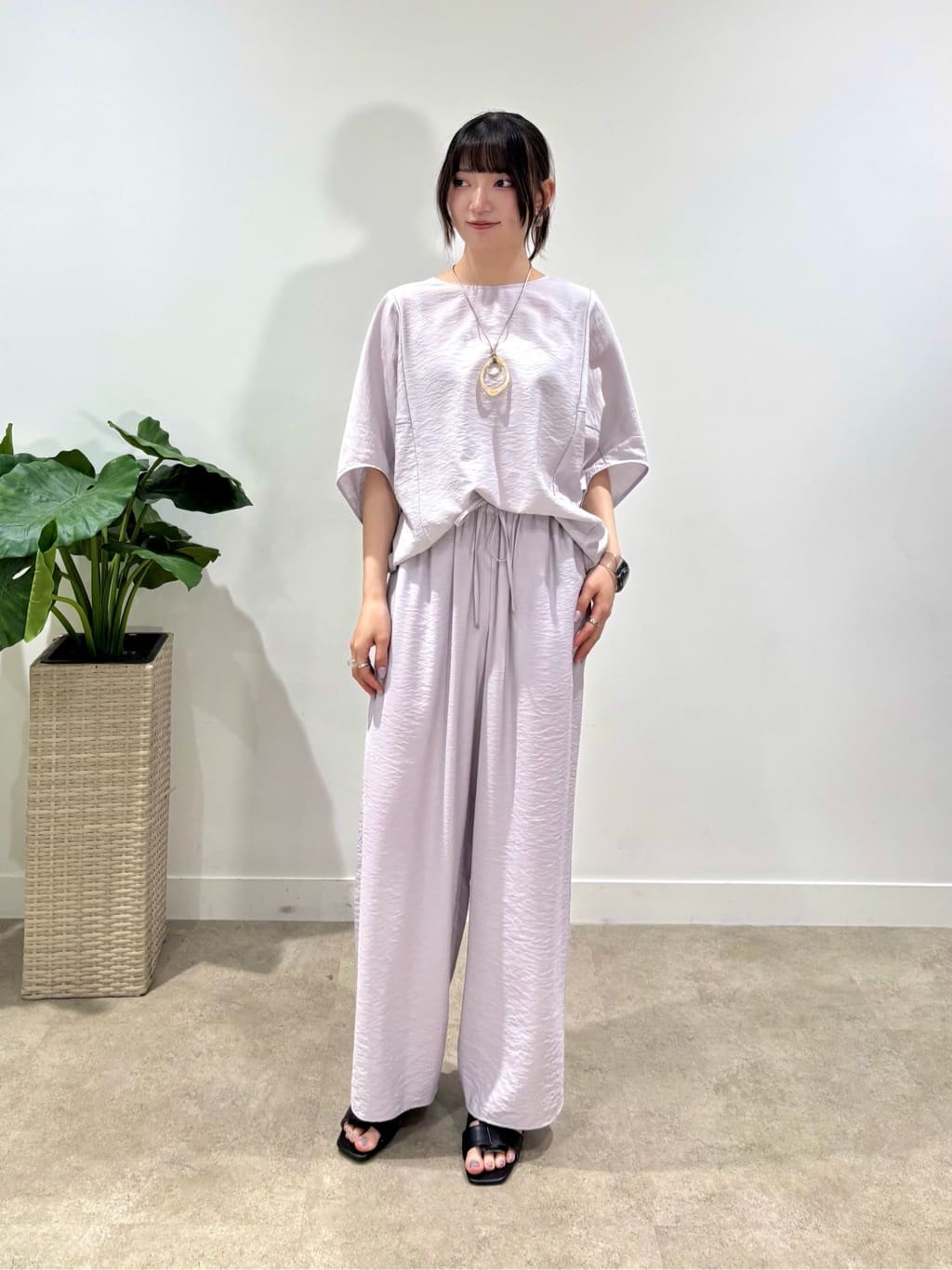 ibukiさんの「INDIVI｜◆【洗える／5分袖／UVケア／SETUP可能】モモンガスリーブブラウス」を使ったコーディネート