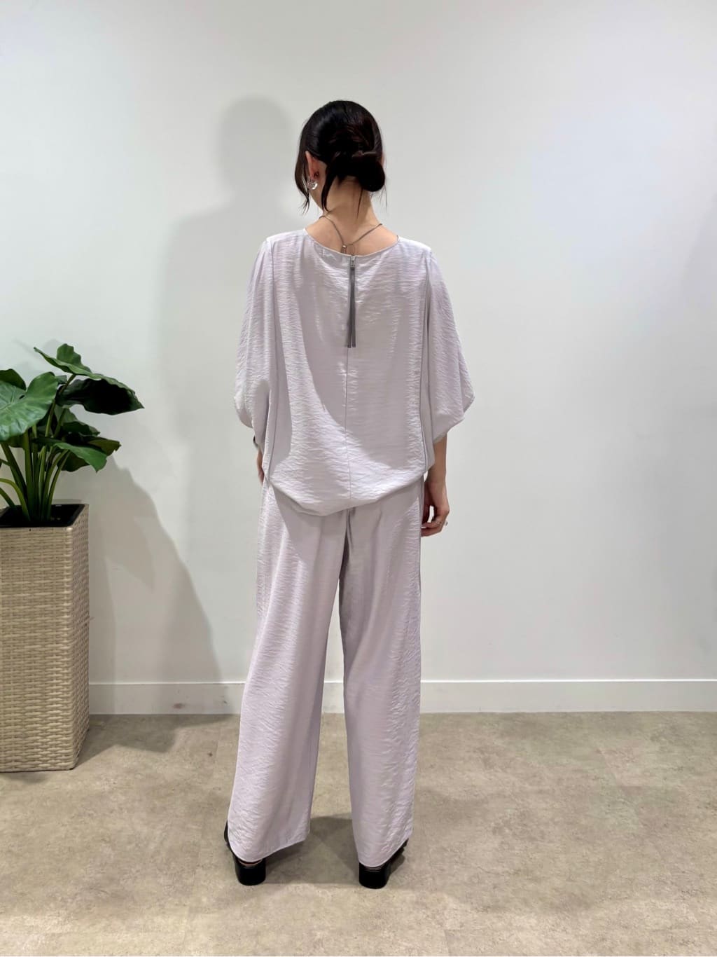 ibukiさんの「INDIVI｜◆【洗える／5分袖／UVケア／SETUP可能】モモンガスリーブブラウス」を使ったコーディネート