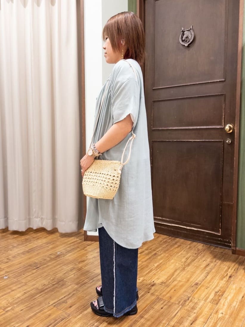 みかりん さんの「SHOO･LA･RUE｜◆【S-LL】シャーリングが目を惹く 羽織れるスラブチュニック」を使ったコーディネート
