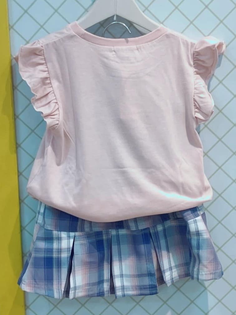 蒼さんの「SHOO･LA･RUE｜◆【100-150cm/ひんやり】花びらモチーフTシャツ」を使ったコーディネート