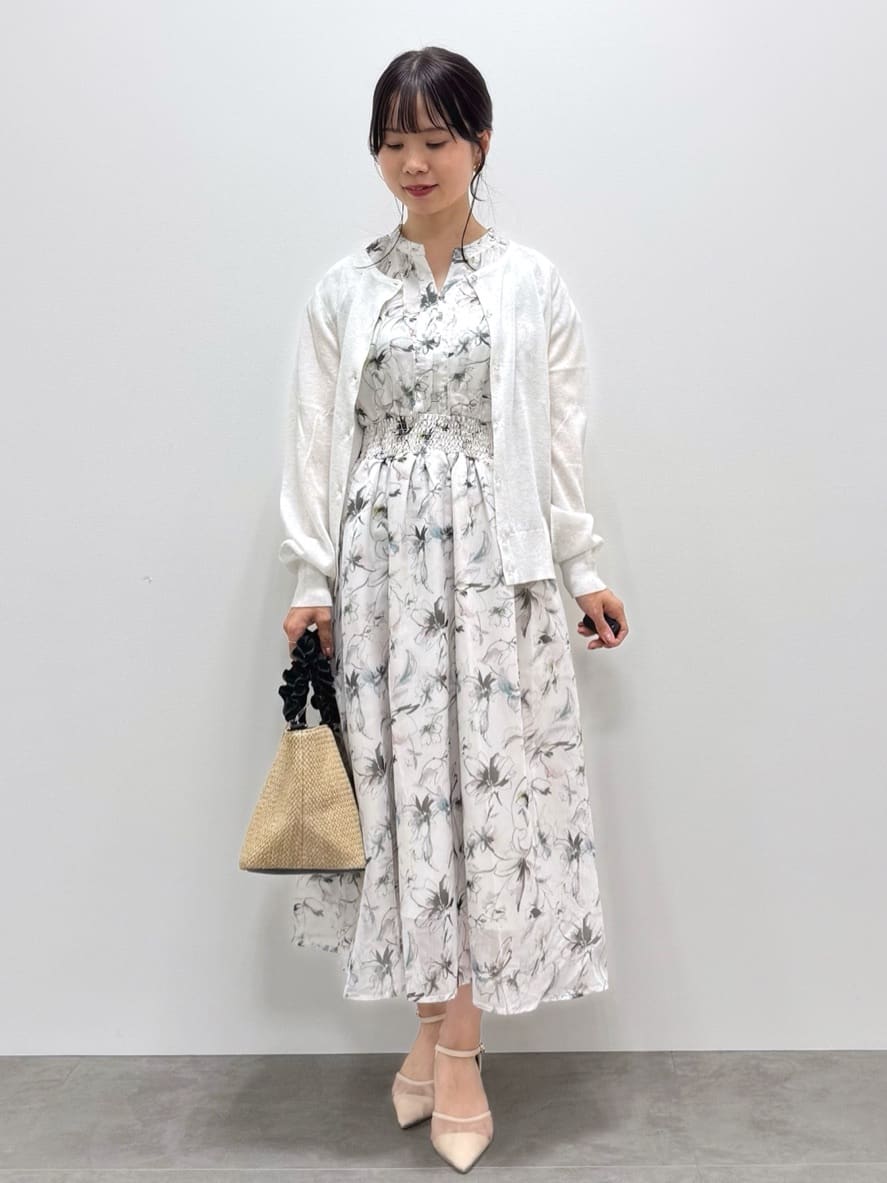 kozuさんの「index｜《7色展開／XS-LLサイズ》ビジューボタンクルーネックカーディガン【洗濯機洗い可】」を使ったコーディネート