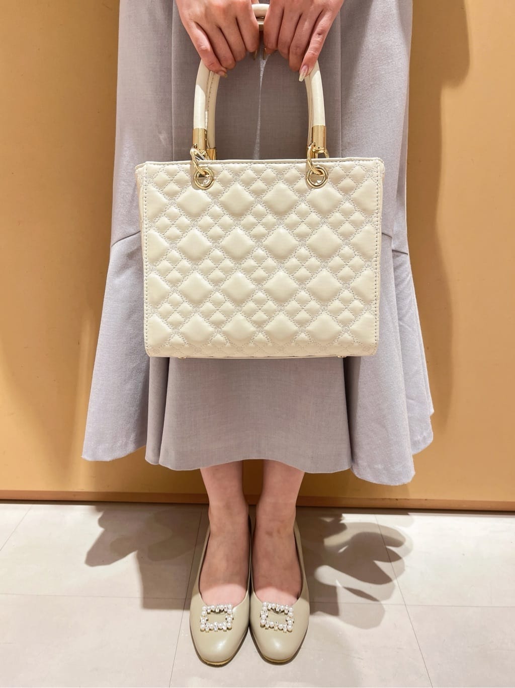 このかさんの「ESPERANZA｜【レイン対応/12時間パンプス】約5.0cm　歩きやすくて疲れにくい」を使ったコーディネート
