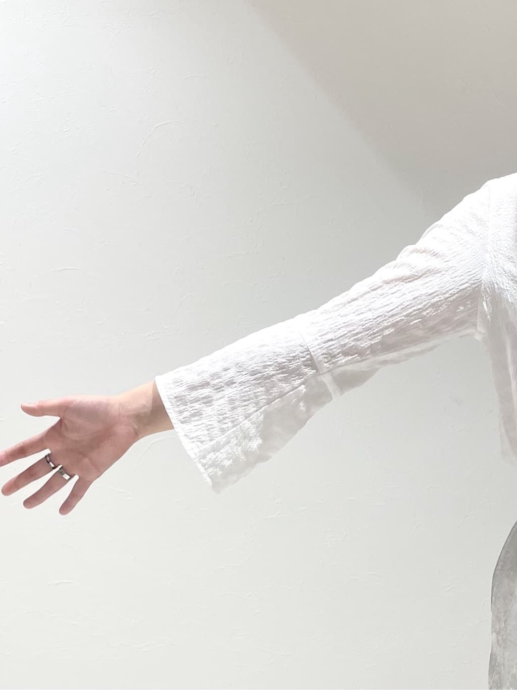 YUUKIさんの「INDIVI｜◆【2点セット／洗える】カセット服 キャミ＆ブラウス セットトップス」を使ったコーディネート