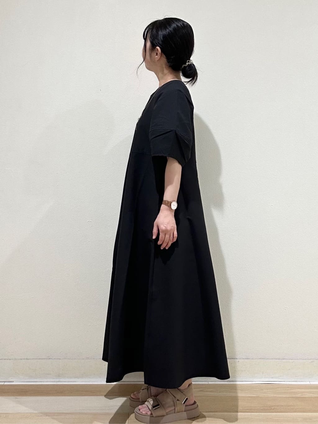 T.eさんの「OPAQUE.CLIP｜◆サッカーストライプワンピース【吸水速乾／イージーアイロン／洗濯機洗い可】」を使ったコーディネート