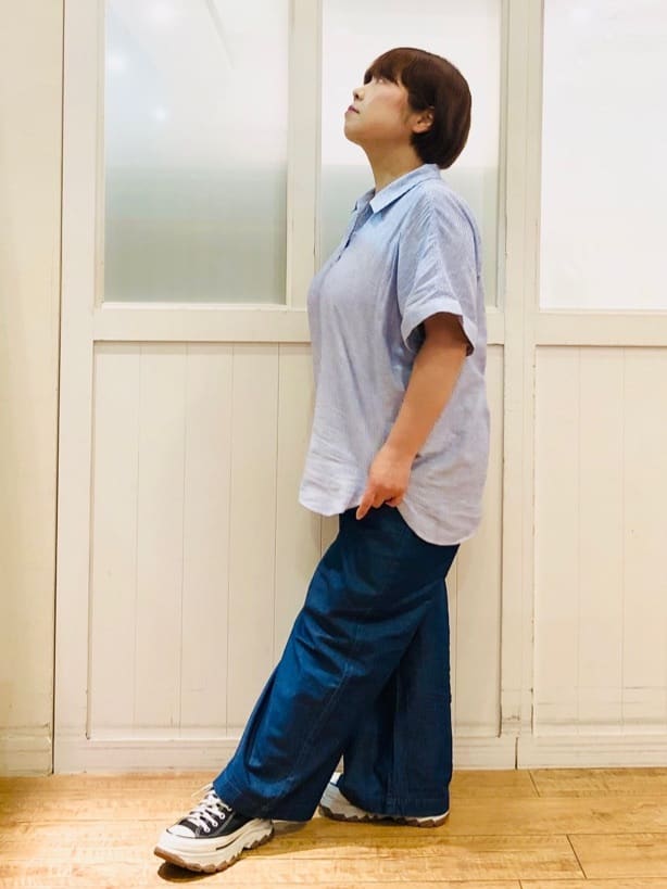 YYYさんの「SHOO･LA･RUE｜【S-LL/UV/接触冷感/抗菌防臭】体型を自然にカバー フレンチリネンブレンド襟付ドルマンシャツ」を使ったコーディネート