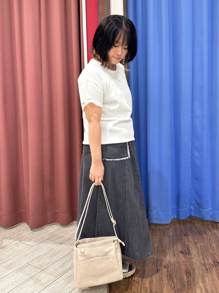 Meeさんの「SHOO･LA･RUE｜◆【洗える/S-LL】色違いで揃えたい テレコリブタンクトップ」を使ったコーディネート