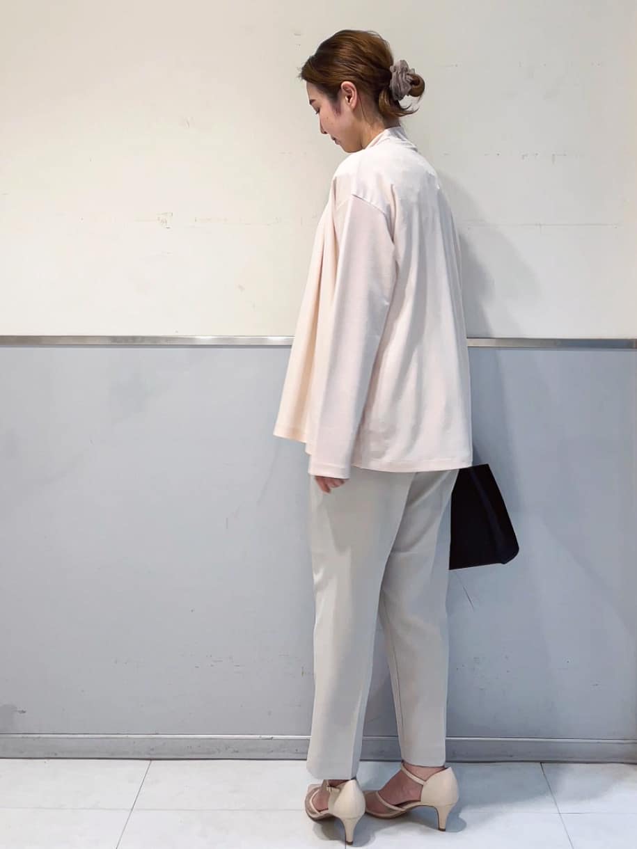 ミーさんの「index｜ストレッチテーパードパンツ【洗濯機洗い可／吸水速乾／防シワ】」を使ったコーディネート
