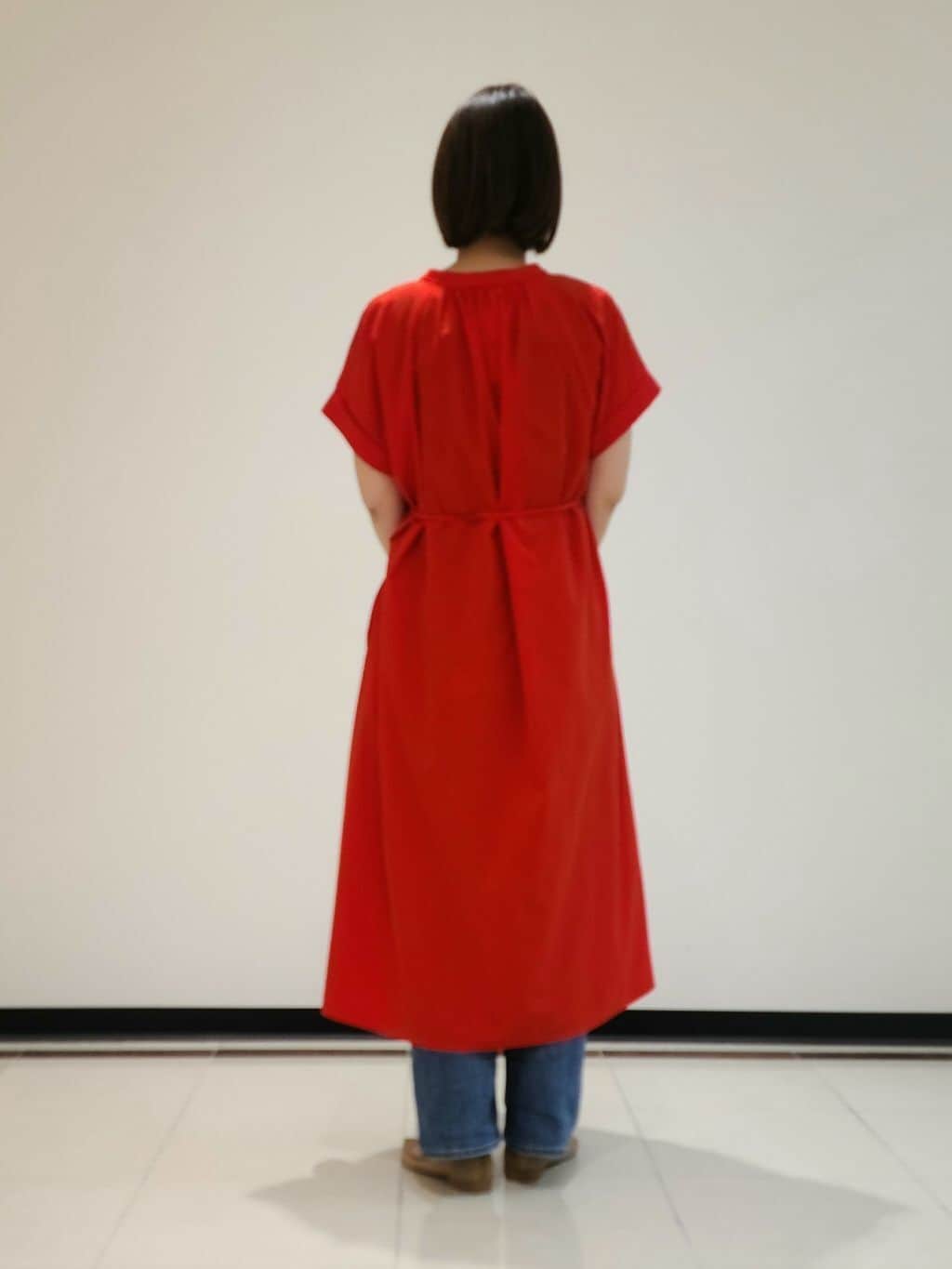 eriさんの「INDIVI｜【褒められデニム】ワイドストレート デニムパンツ」を使ったコーディネート