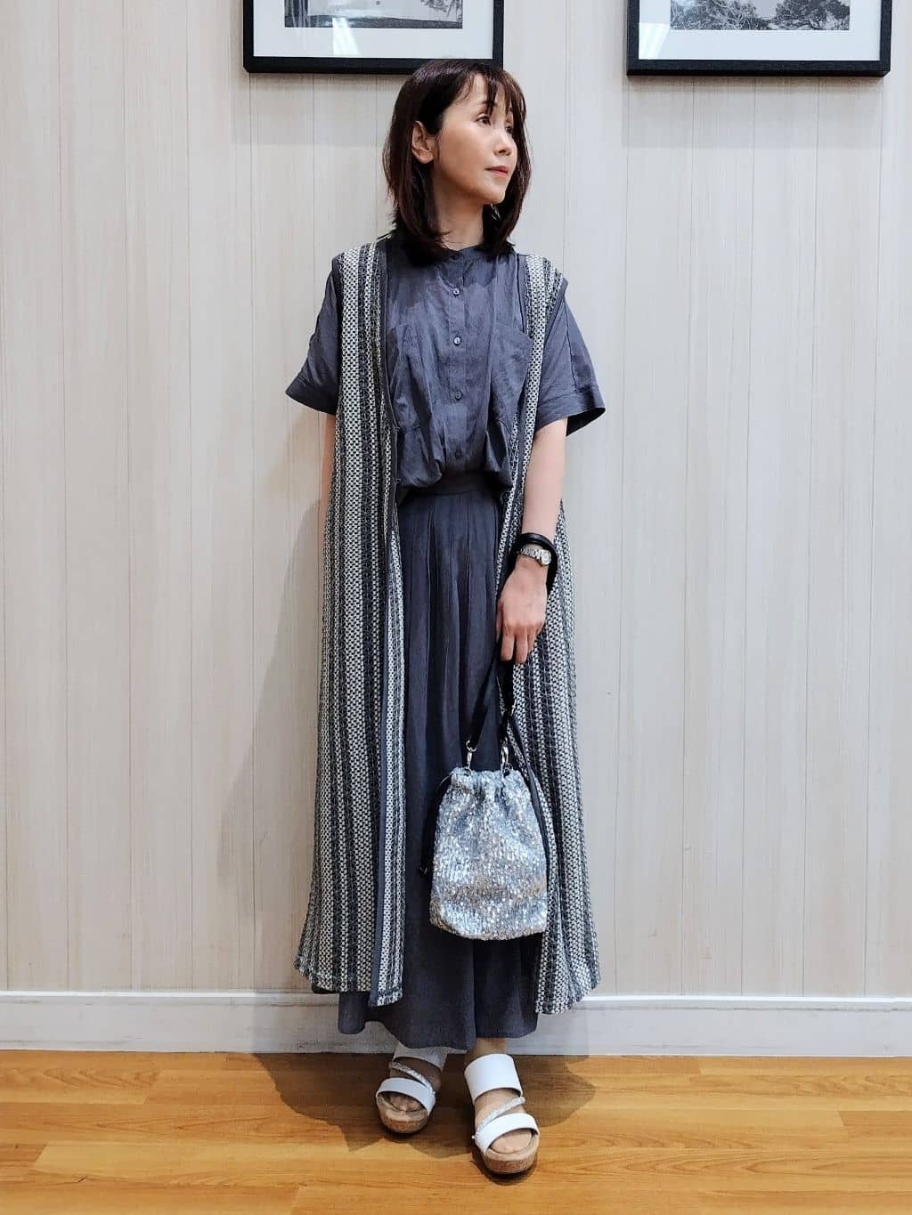 yseさんの「SHOO･LA･RUE｜◆キラキラループマガールサンダル」を使ったコーディネート