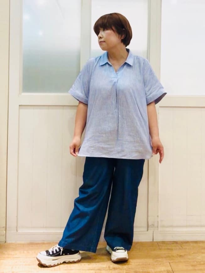YYYさんの「SHOO･LA･RUE｜【S-LL/UV/接触冷感/抗菌防臭】体型を自然にカバー フレンチリネンブレンド襟付ドルマンシャツ」を使ったコーディネート