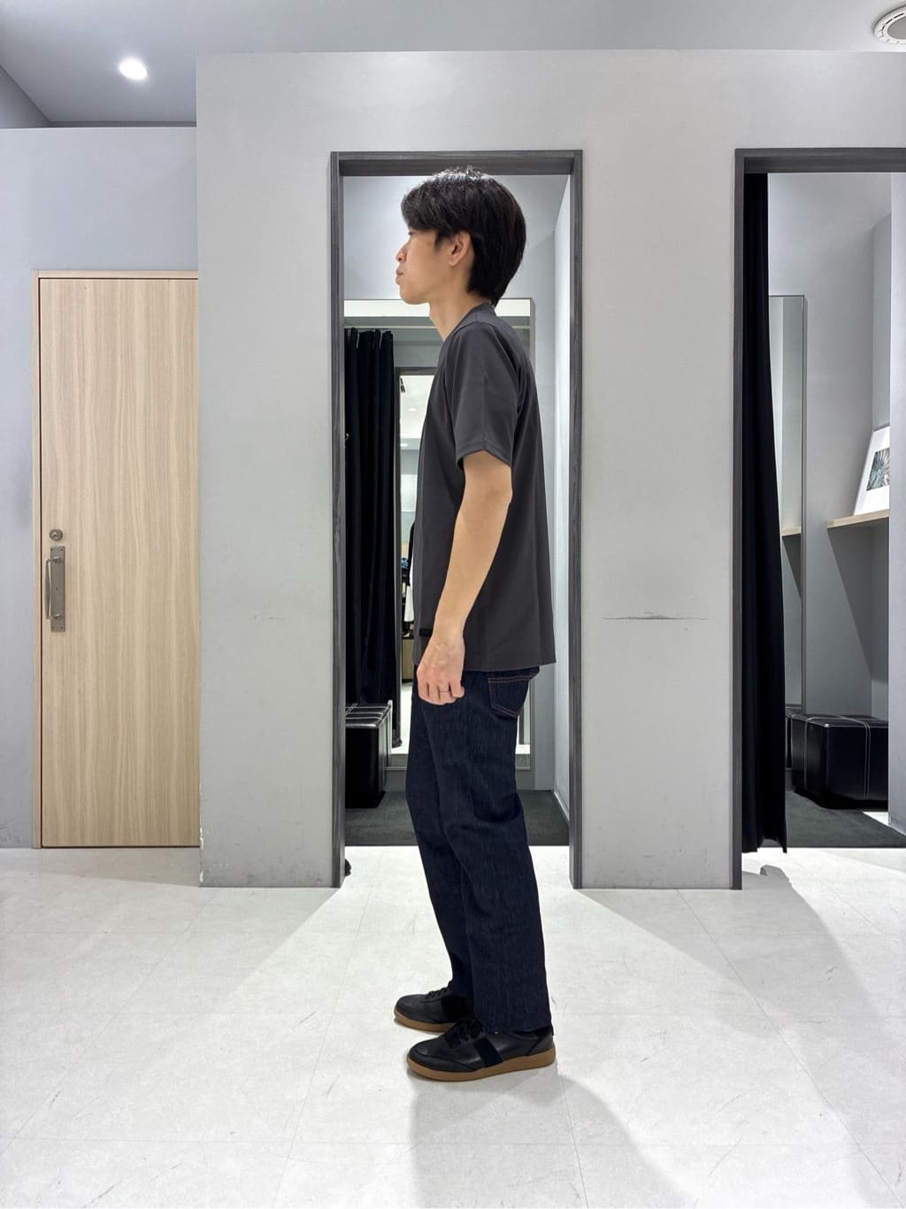 わいずみさんの「TAKEO KIKUCHI｜【モンスターストレッチ】日本製 ワンウォッシュ デニムパンツ」を使ったコーディネート