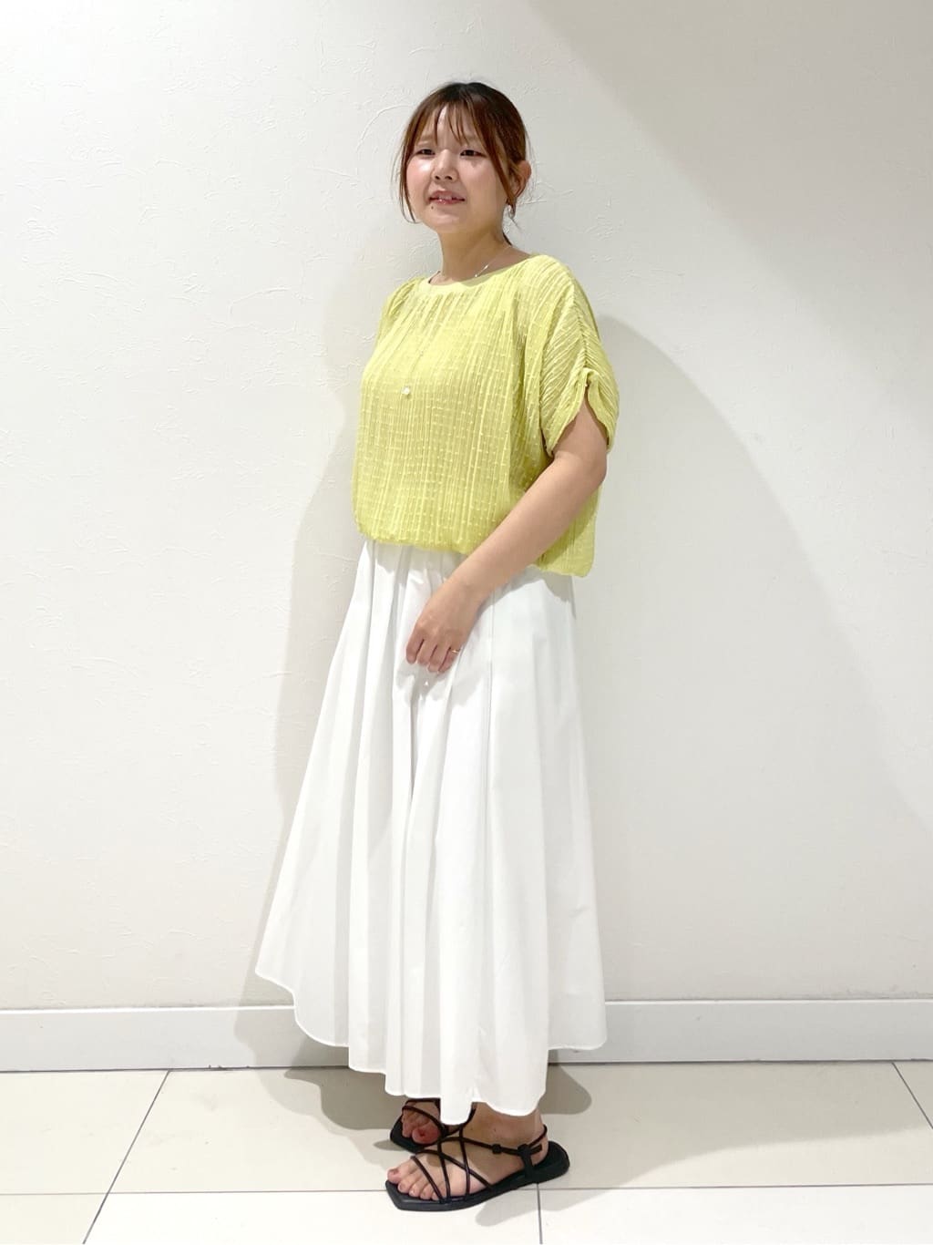 YUUKIさんの「INDIVI｜◆【洗える／ドット柄／凹凸素材】プリーツデザインブラウス」を使ったコーディネート