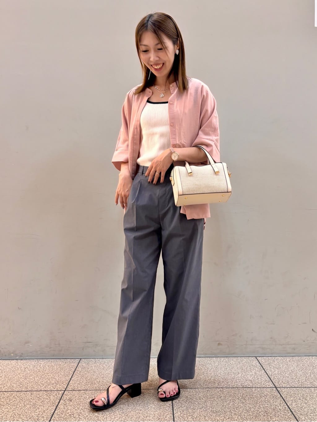 HaNeさんの「THE SHOP TK｜◆ドルマンブラウス【7色展開/洗濯機OK/体型カバー】」を使ったコーディネート