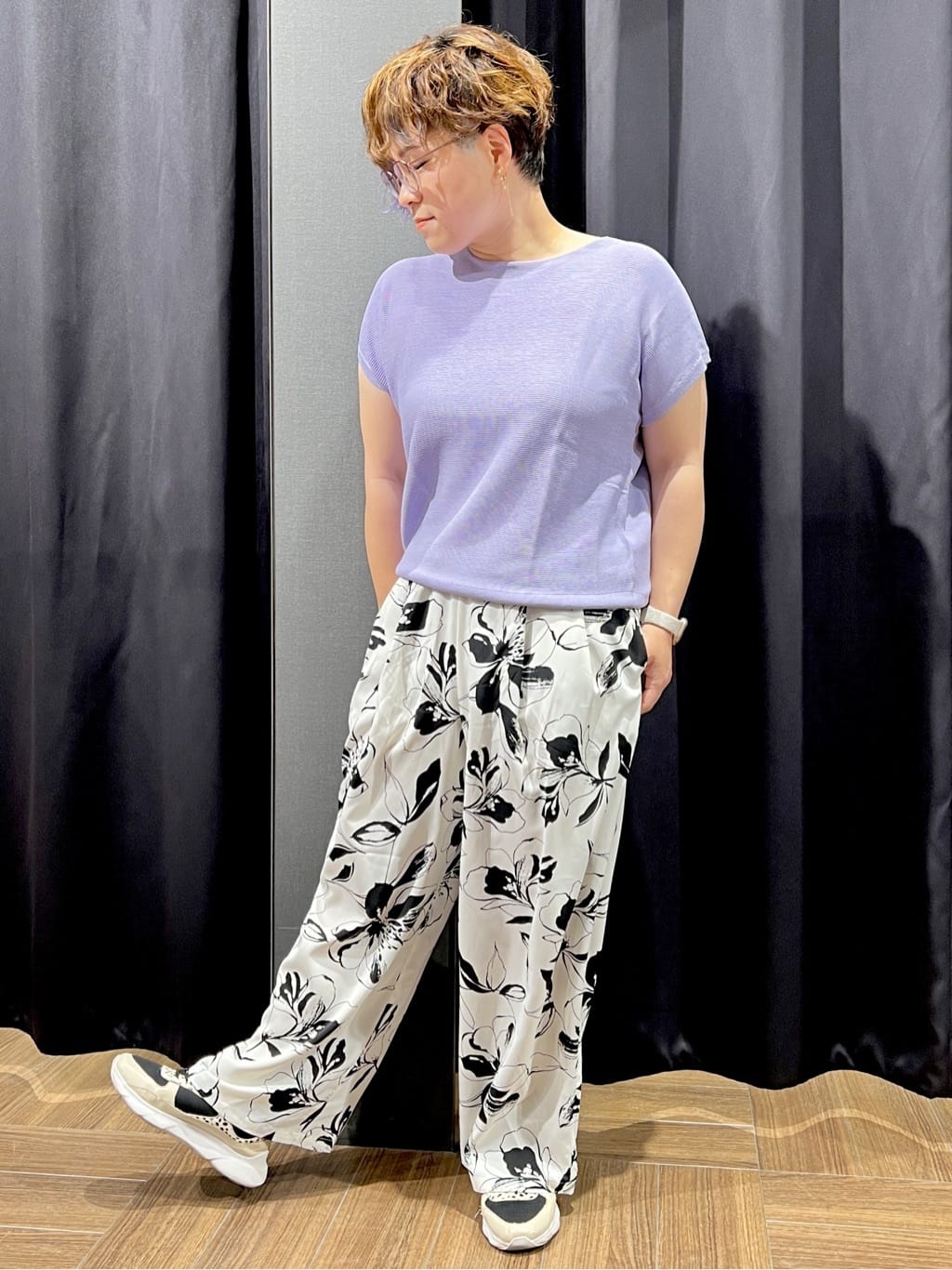 OKMKさんの「THE SHOP TK｜◆美人フレンチニット【8色展開/WEB限定カラー/洗濯機OK/毛玉になりにくい】」を使ったコーディネート