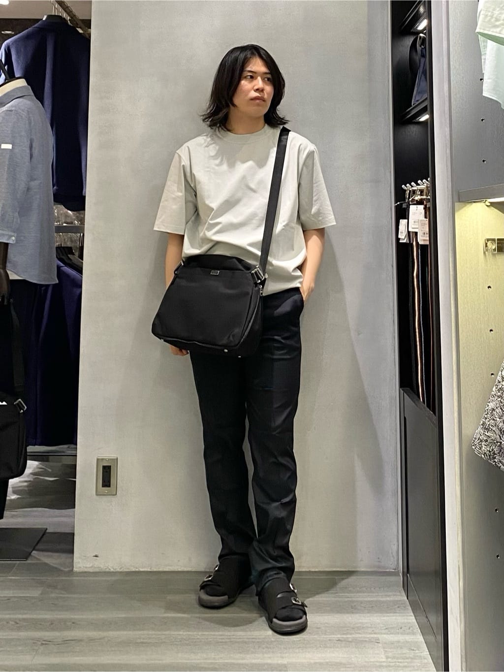 nishiさんの「TAKEO KIKUCHI｜【抗菌防臭／5サイズ展開】ハイゲージポンチ Tシャツ」を使ったコーディネート