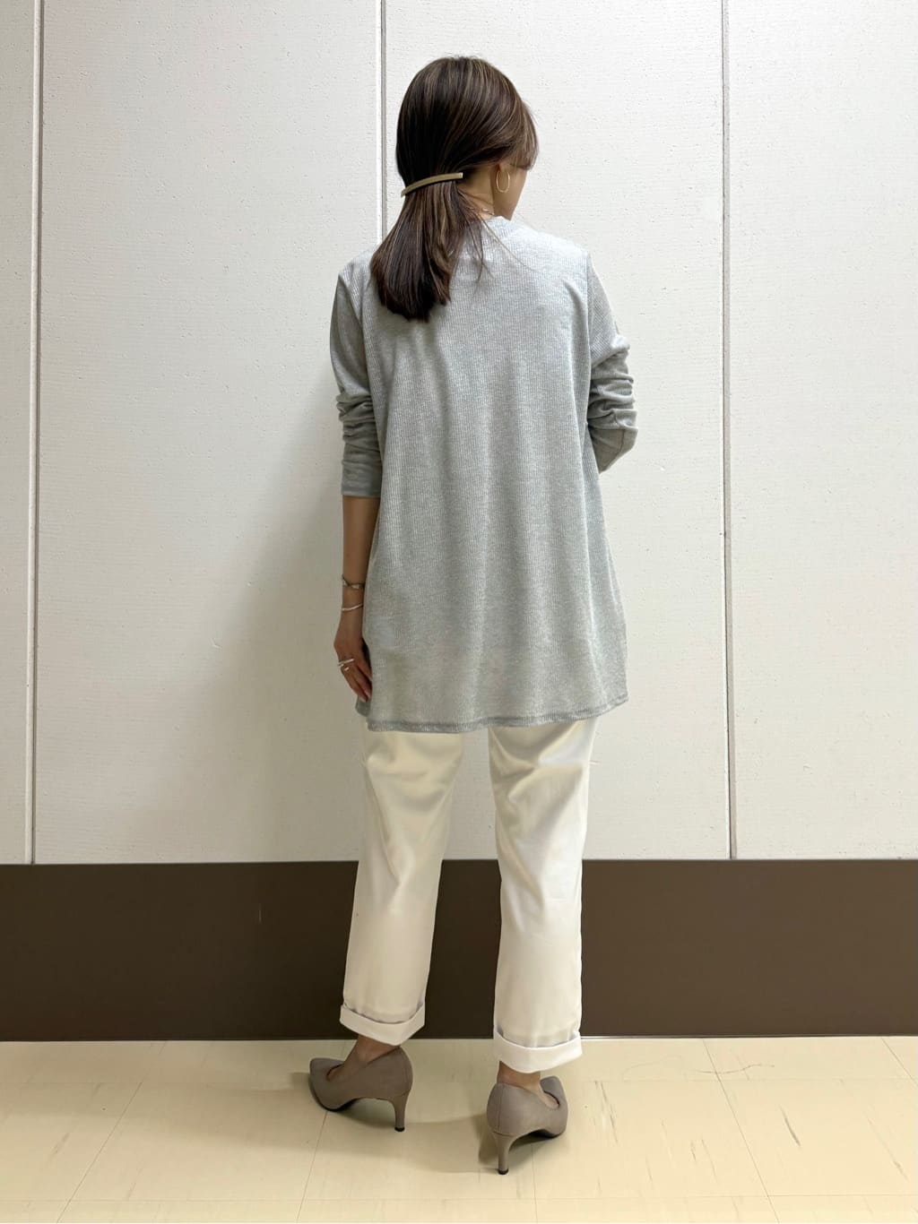 mamiさんの「INDIVI｜【洗える／レイヤードにも活躍】ペプラムインナートップス」を使ったコーディネート