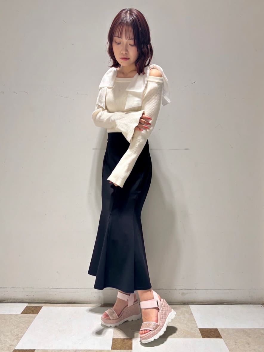 せらら⭐️さんの「ESPERANZA｜キルティングウェッジソールスポサン」を使ったコーディネート