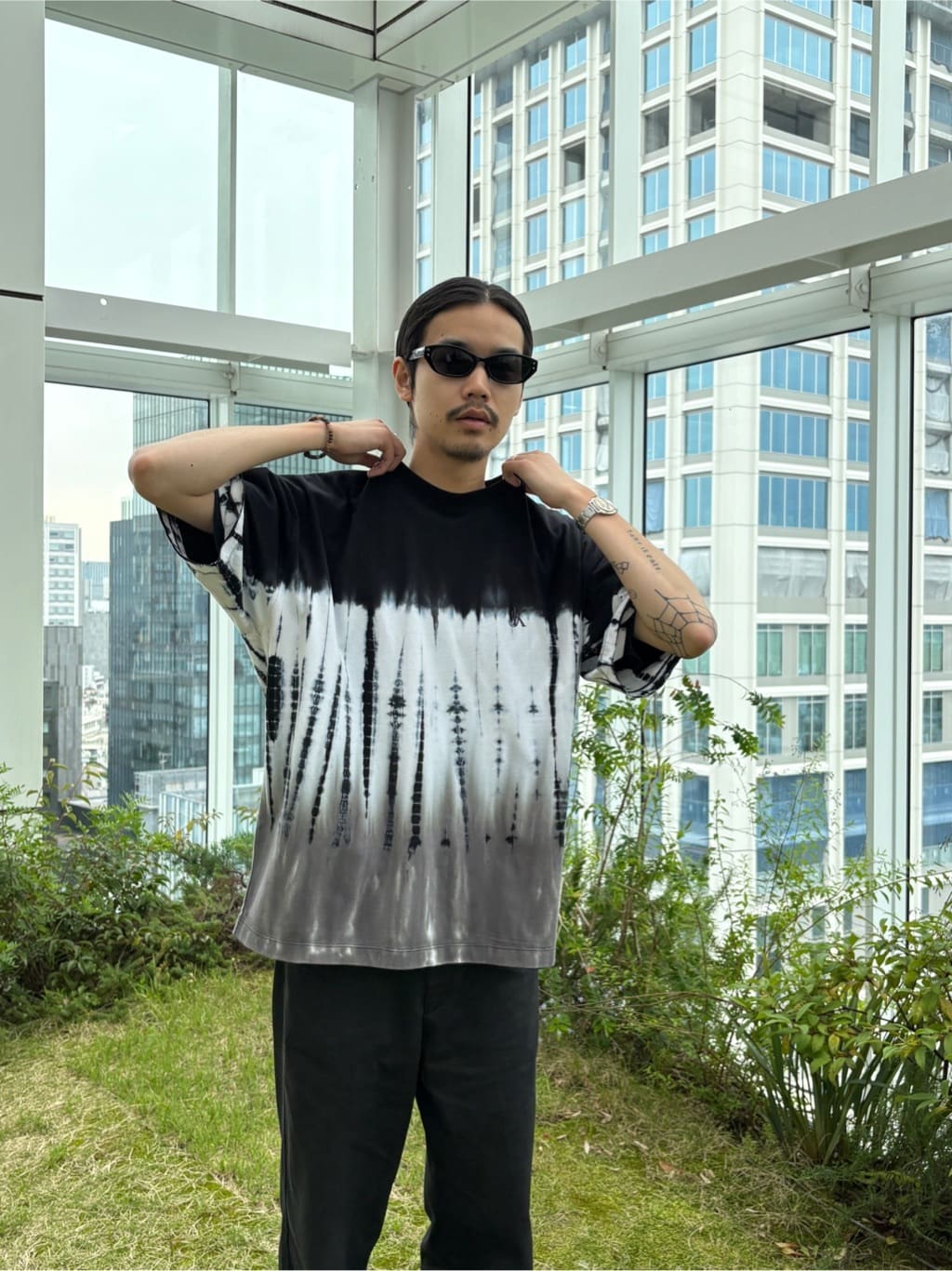 北浦歩大さんの「tk.TAKEO KIKUCHI｜◆タイダイTシャツ（XSサイズあり）」を使ったコーディネート