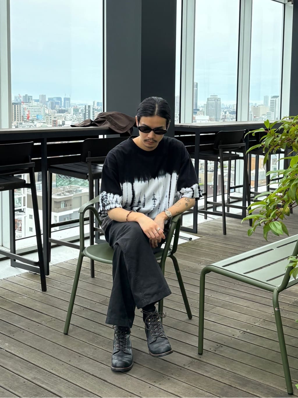 北浦歩大さんの「tk.TAKEO KIKUCHI｜◆タイダイTシャツ（XSサイズあり）」を使ったコーディネート