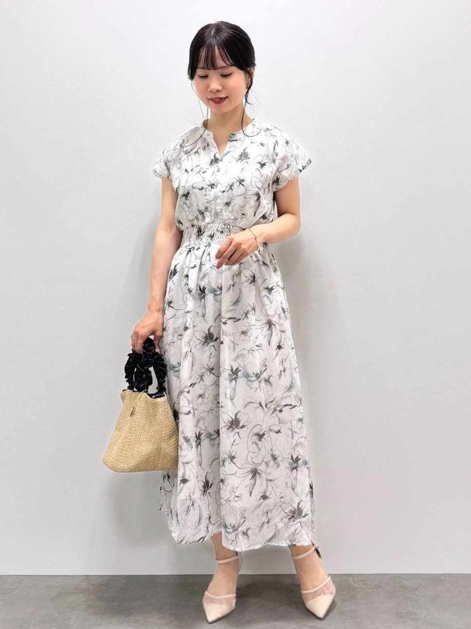 kozuさんの「index｜《7色展開／XS-LLサイズ》ビジューボタンクルーネックカーディガン【洗濯機洗い可】」を使ったコーディネート