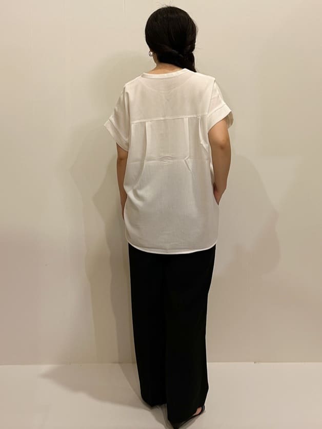 ちゃこさんの「OPAQUE.CLIP｜《7色展開／SS-LLサイズ》ストレッチスキッパーブラウス／セットアップ対応【洗濯機洗い可／防シワ】」を使ったコーディネート