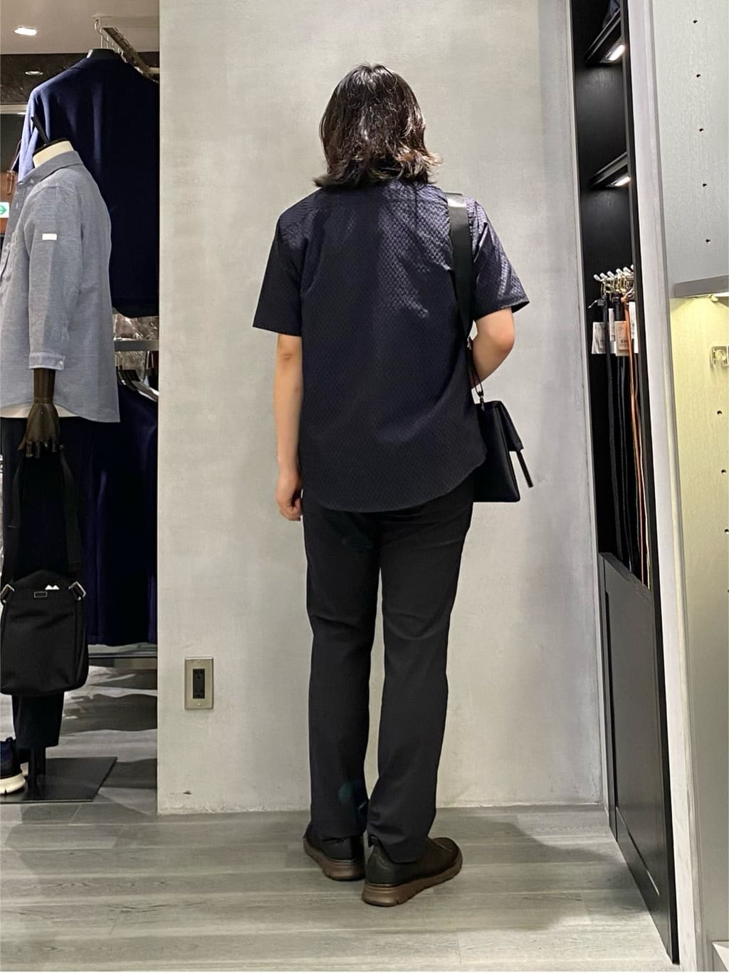 nishiさんの「TAKEO KIKUCHI｜【抗菌防臭／5サイズ展開】ハイゲージポンチ Tシャツ」を使ったコーディネート