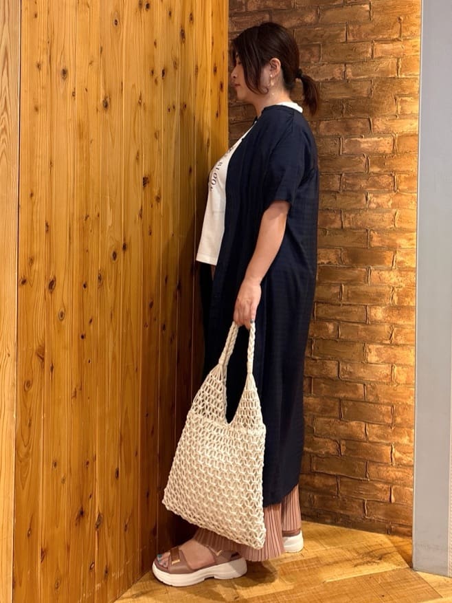 ゆかぴさんの「SHOO･LA･RUE｜◆さらさら ドビーギャザー シャツワンピース」を使ったコーディネート