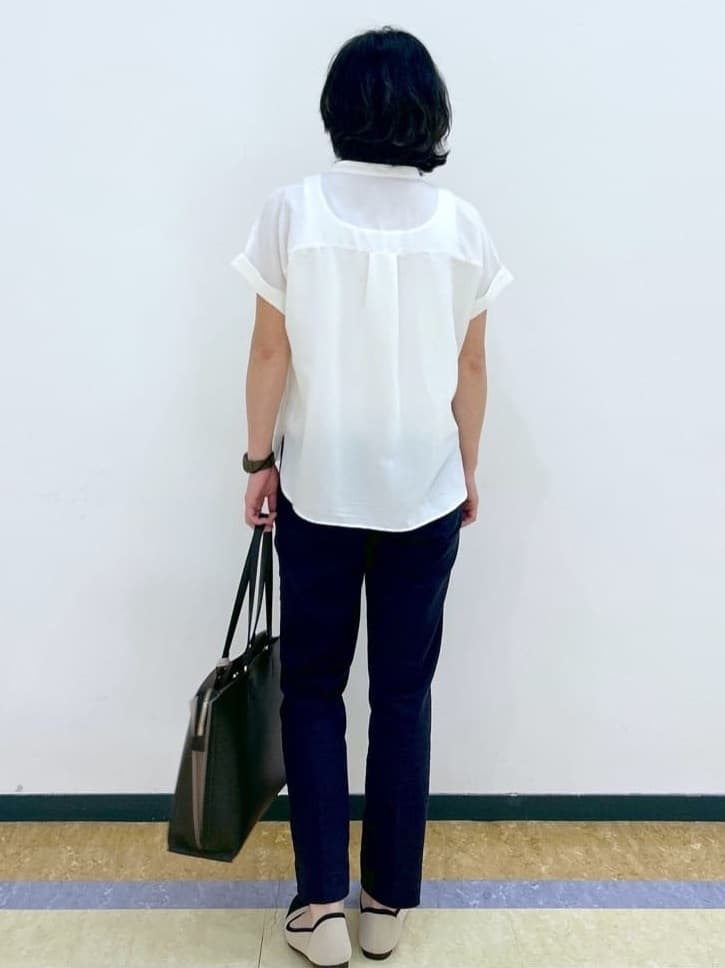 su.さんの「index｜ダブルポケットスキッパーブラウス【洗濯機洗い可／イージーアイロン】」を使ったコーディネート