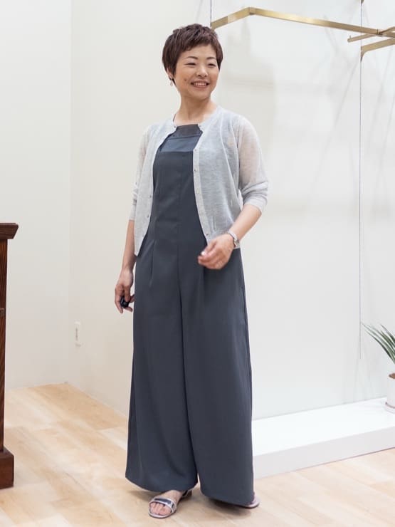 シュウコさんの「grove｜【雑誌掲載】洗えるシアーカーディガン」を使ったコーディネート