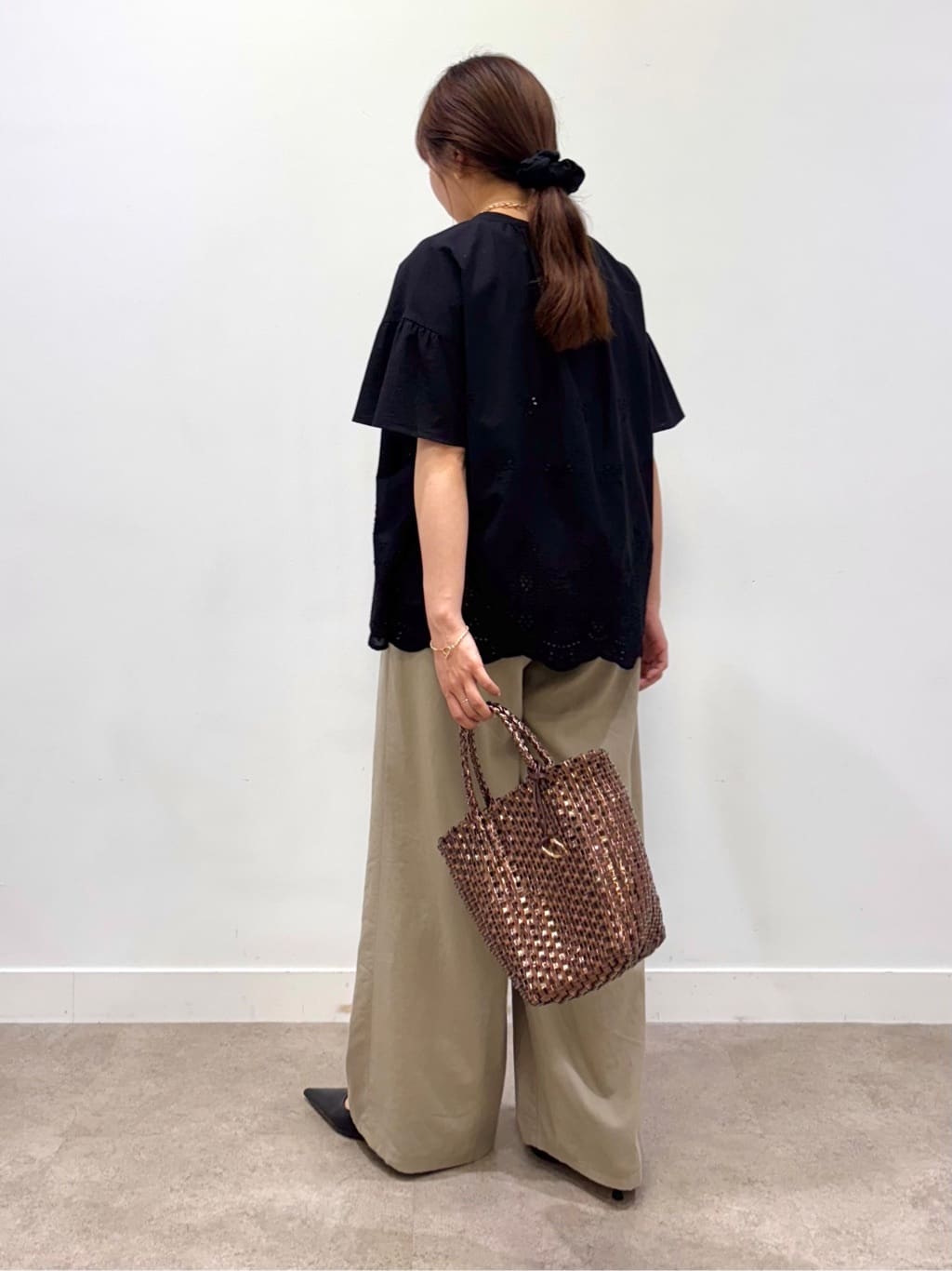 sakiiさんの「UNTITLED｜メタリックメッシュトート」を使ったコーディネート