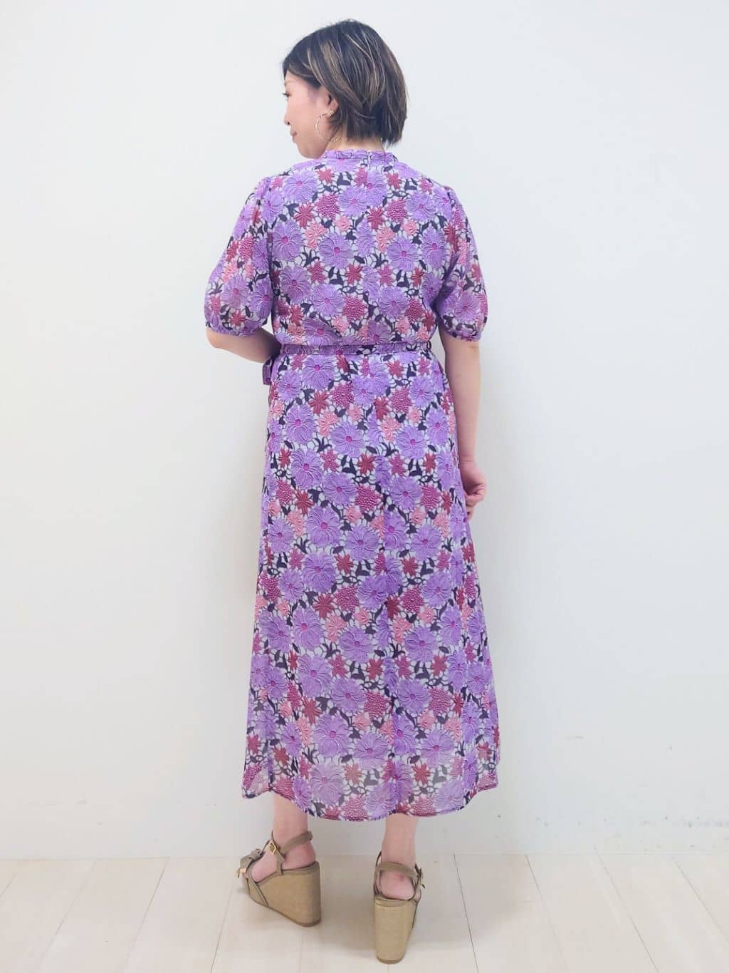 mitsuさんの「COUP DE CHANCE｜◆【完売間近／&yours project】レース柄プリーツワンピース」を使ったコーディネート