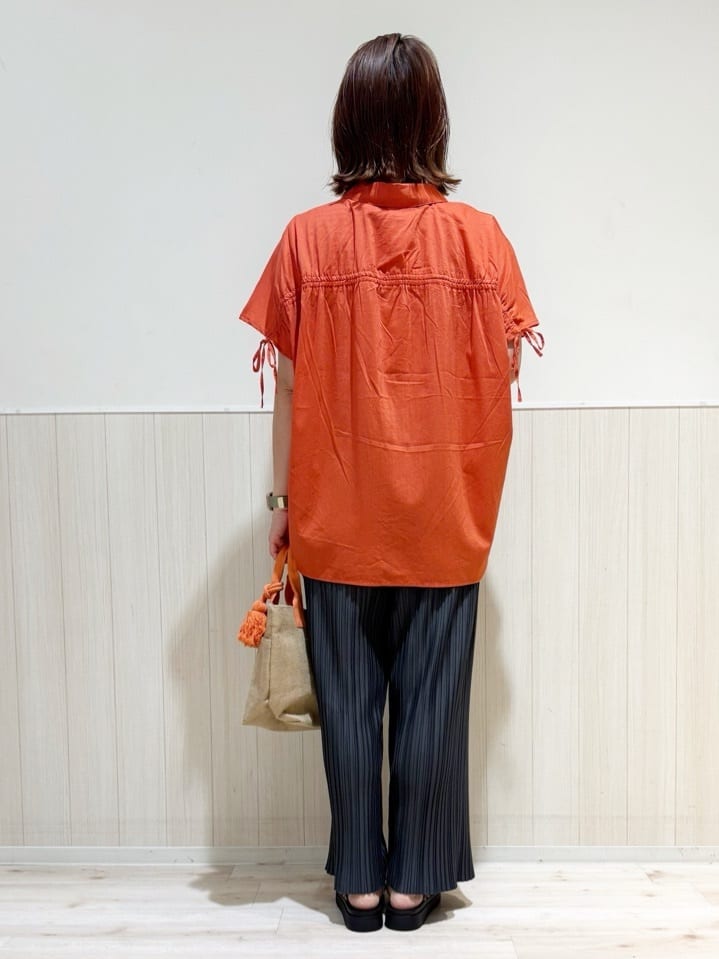 maasaさんの「SHOO･LA･RUE｜◆【洗える】楽してほっそり見え カットプリーツパンツ」を使ったコーディネート