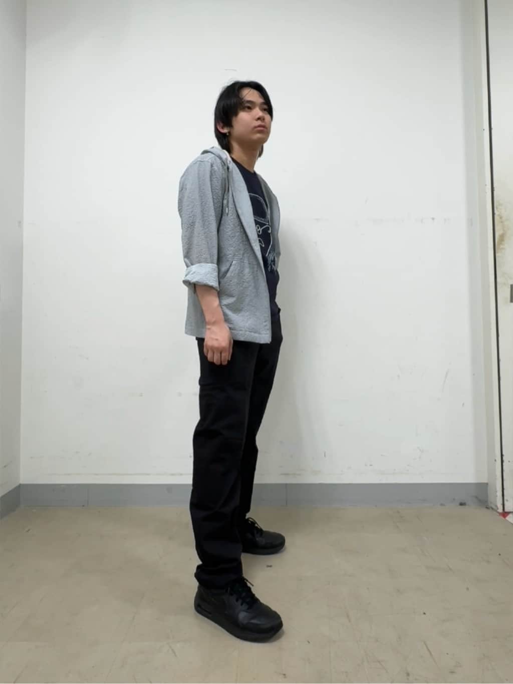 溝端佑太朗さんの「TAKEO KIKUCHI｜◆【Sサイズ～】フェイスロープ刺繍 天竺Tシャツ」を使ったコーディネート