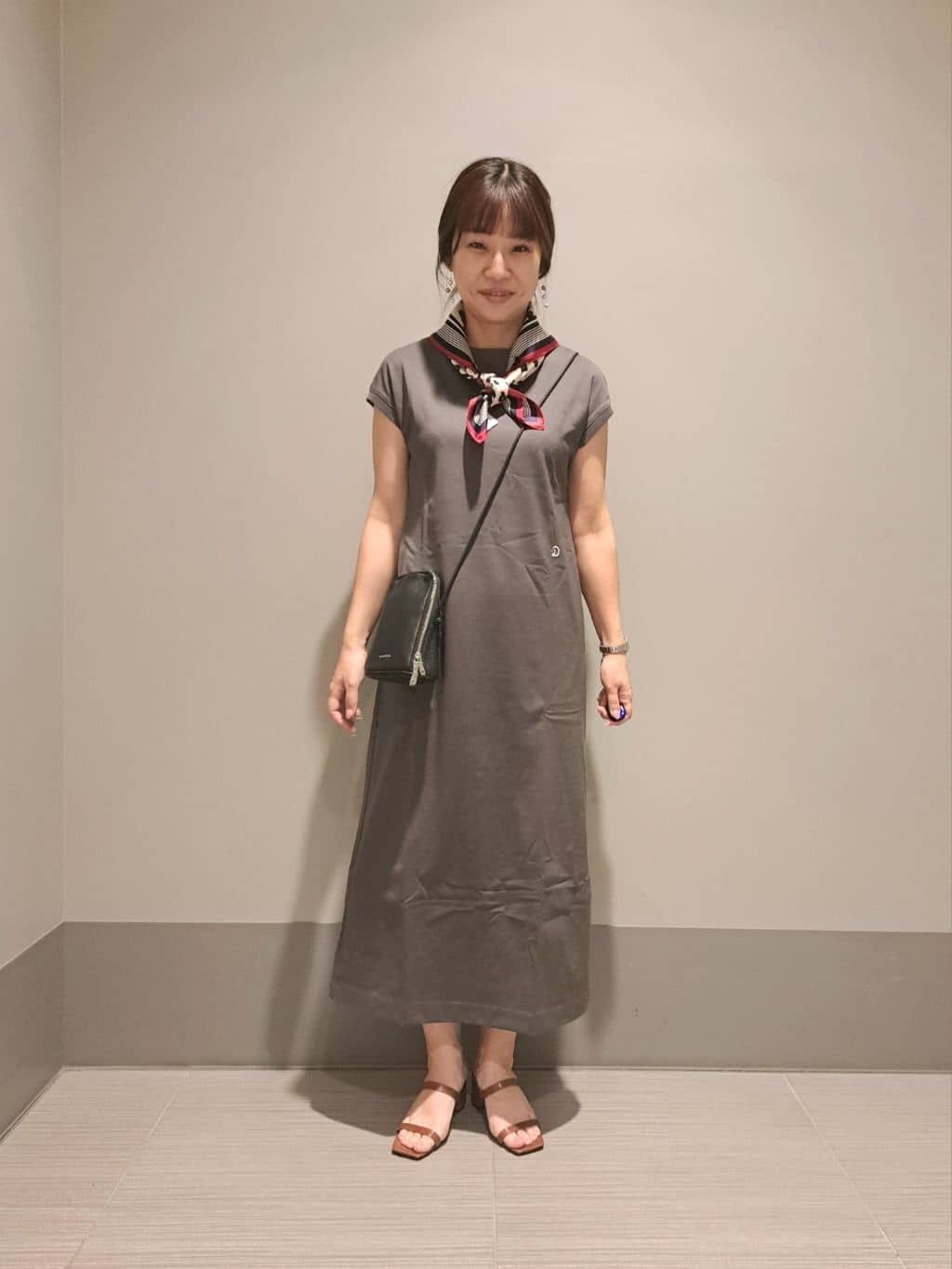 Takahashiさんの「DRESSTERIOR｜【STORY11月号掲載】レオパードシルクスカーフ」を使ったコーディネート