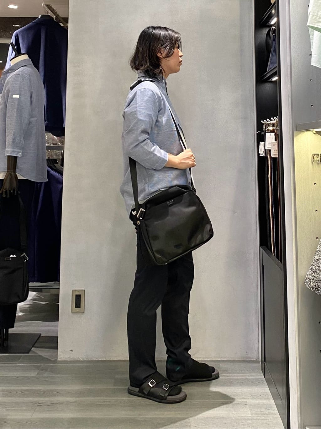 nishiさんの「TAKEO KIKUCHI｜【抗菌防臭／5サイズ展開】ハイゲージポンチ Tシャツ」を使ったコーディネート