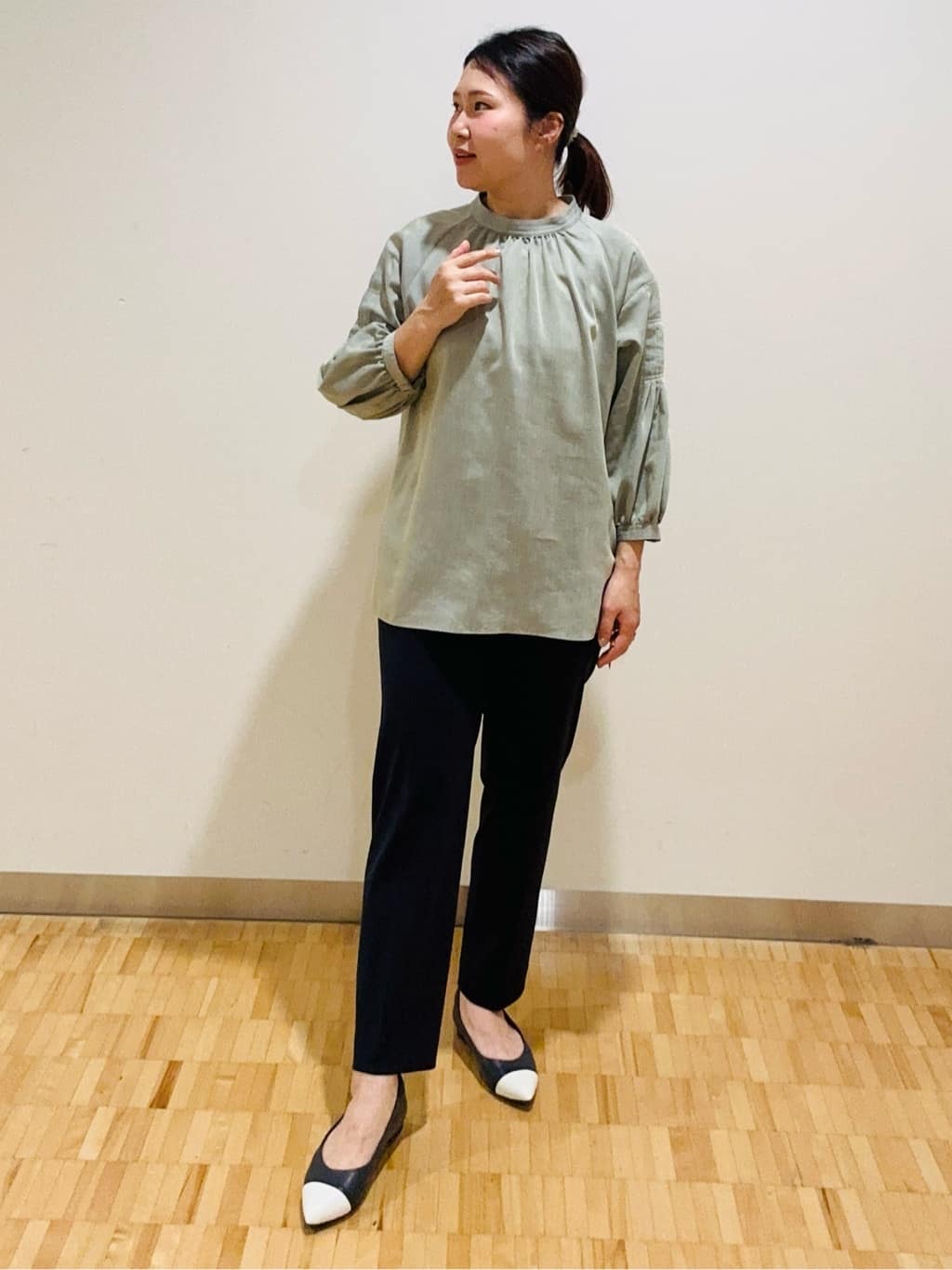haseさんの「Reflect｜◆【洗える】オフボディシャツブラウス」を使ったコーディネート