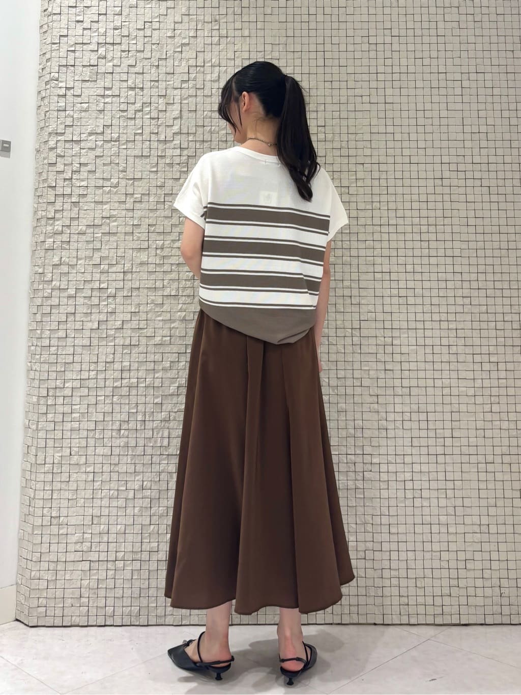 ibukiさんの「INDIVI｜◆新色登場！【洗える／清涼感】レーヨンストレッチ フレンチスリーブニット」を使ったコーディネート