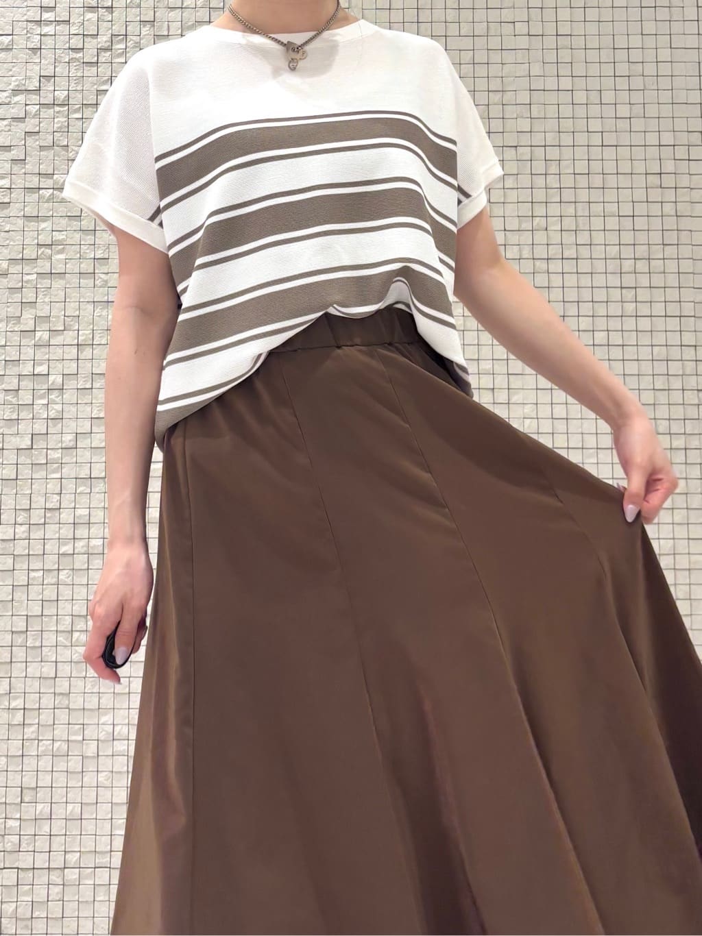 ibukiさんの「INDIVI｜◆新色登場！【洗える／清涼感】レーヨンストレッチ フレンチスリーブニット」を使ったコーディネート