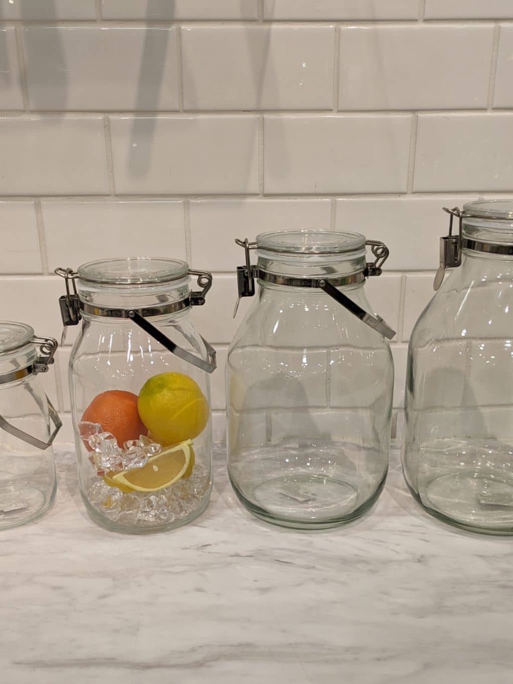 アキさんの「212 KITCHEN STORE｜◆取っ手密封ビン 3L ＜Cellarmate セラーメイト＞」を使ったコーディネート