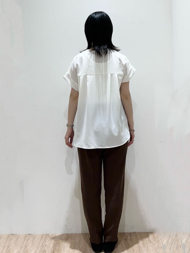 momokoさんの「OPAQUE.CLIP｜《7色展開／SS-LLサイズ》ストレッチスキッパーブラウス／セットアップ対応【洗濯機洗い可／防シワ】」を使ったコーディネート