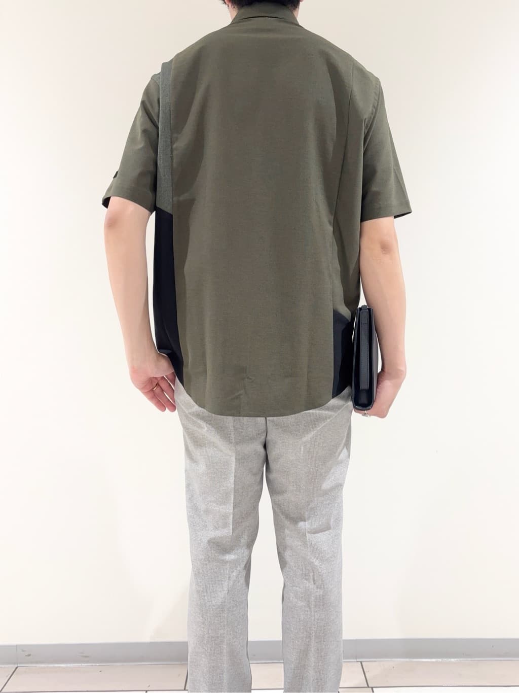 及川さんの「TAKEO KIKUCHI｜【抗菌防臭】COOL DOTS（R）ドビープリント パンツ」を使ったコーディネート