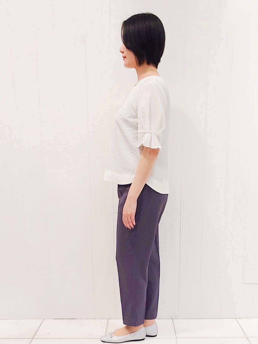haruさんの「index｜《8色展開／XS-LLサイズ》タックパフスリーブブラウス【洗濯機洗い可／吸水速乾／防シワ／抗ピル】」を使ったコーディネート