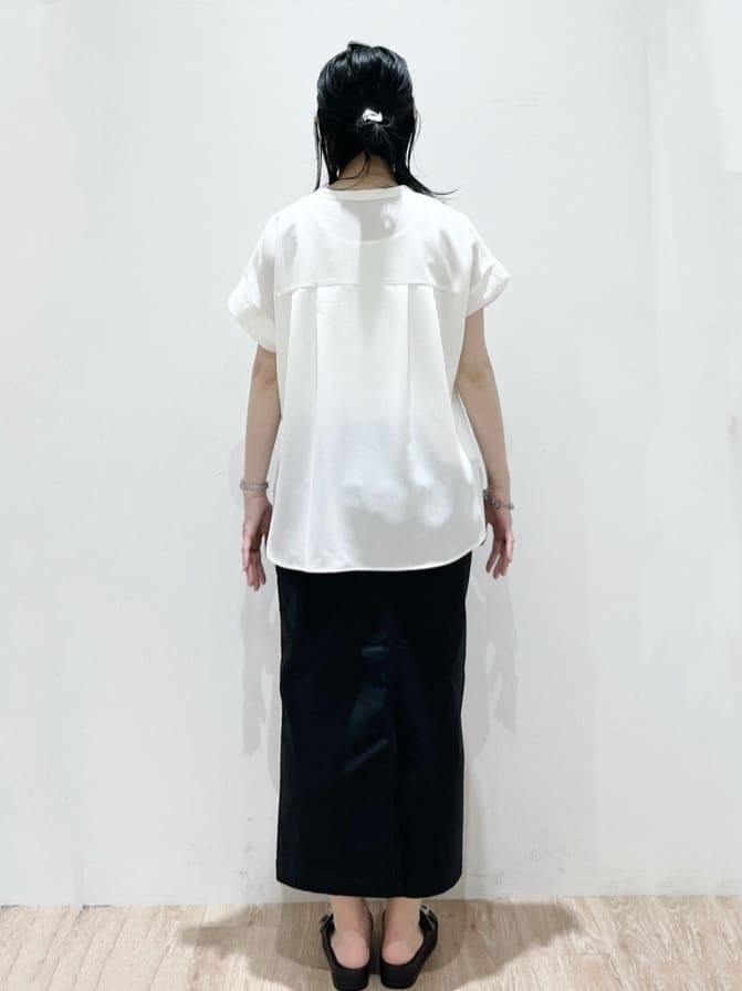 momokoさんの「OPAQUE.CLIP｜《7色展開／SS-LLサイズ》ストレッチスキッパーブラウス／セットアップ対応【洗濯機洗い可／防シワ】」を使ったコーディネート